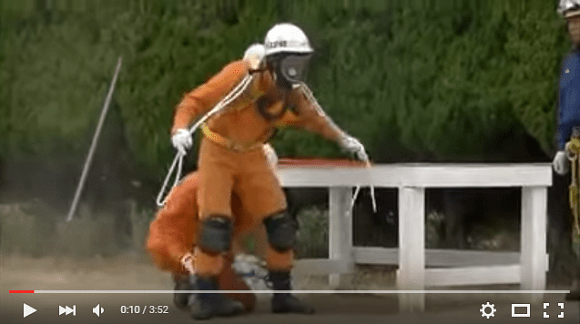 Japanese firefighters show off the awesome ninja skills we never realized they had 【Video】