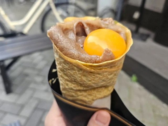 Is Tokyo’s obviously for-foreign-tourists wagyu sukiyaki crepe delicious enough for a local?
